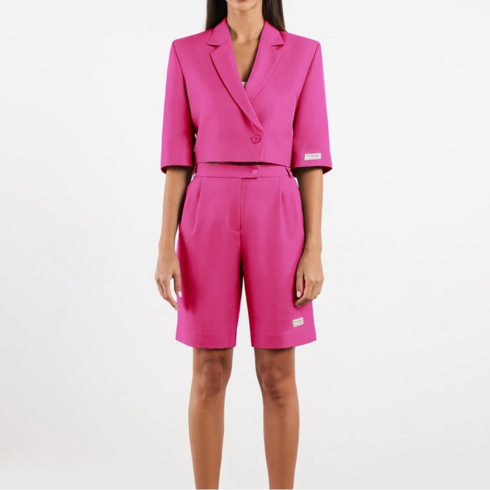 Nwt the giving movement pink shorts